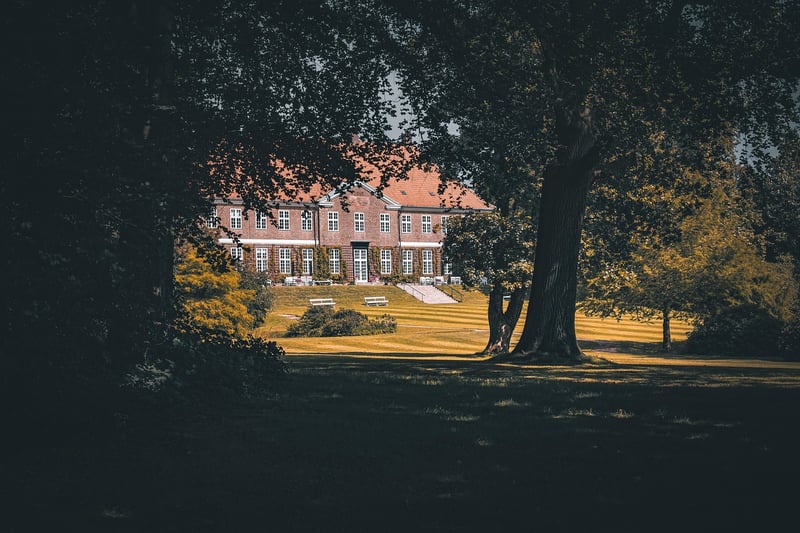 Fantasy Mansion Stays